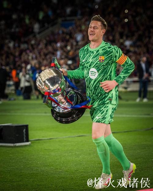 巴萨官方：特尔施特根已获医疗许可，入选对阵法